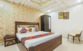 Fabhotel The Villa